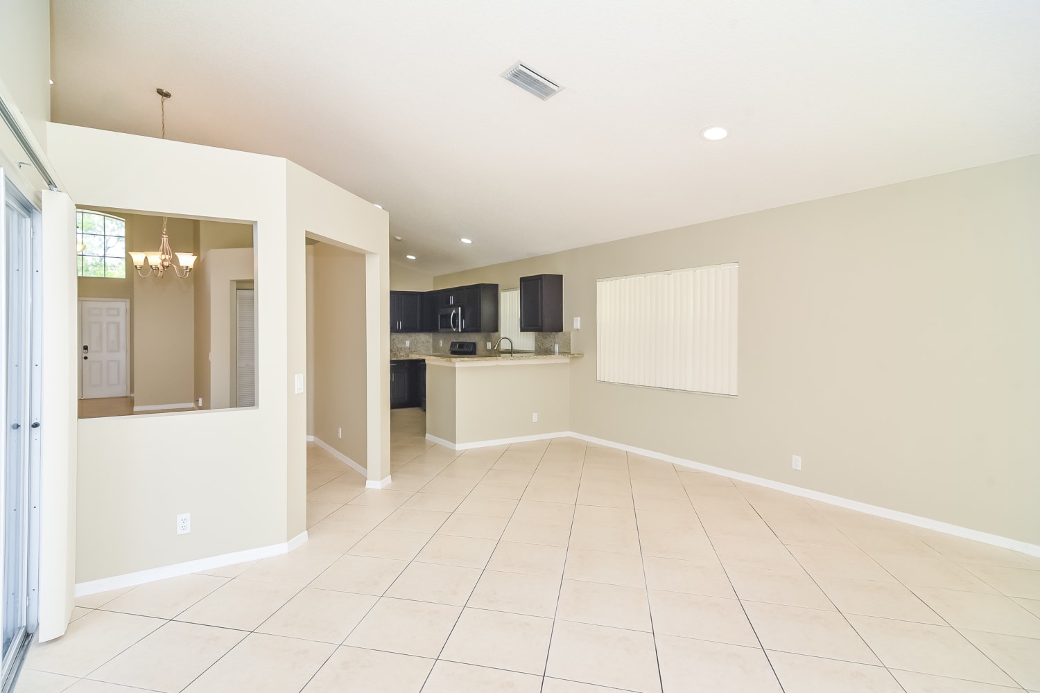 156 Cameron Dr photo 3