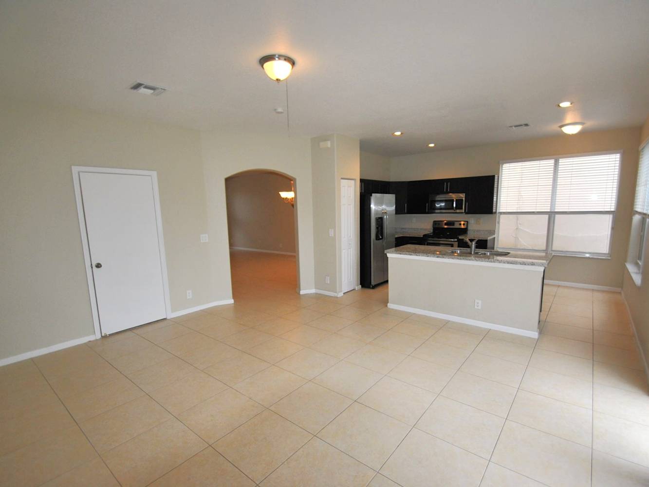 4521 Lake Lucerne Cir photo 2