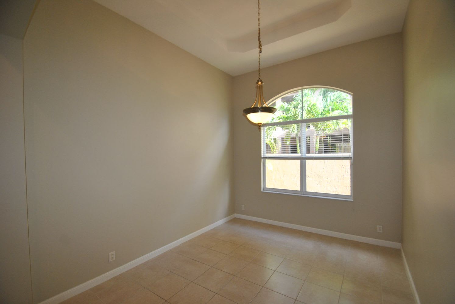 6880 Houlton Cir photo 5