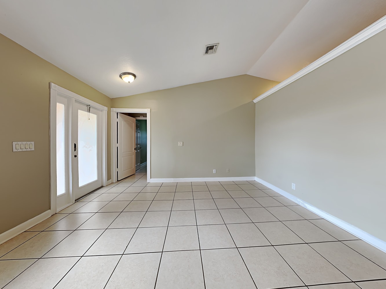 116 La Mancha Ave photo 3