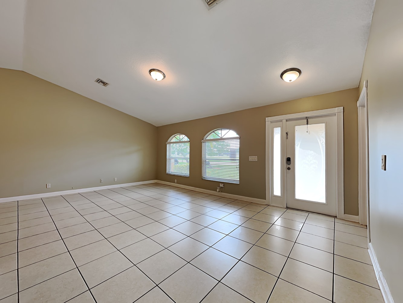 116 La Mancha Ave photo 4
