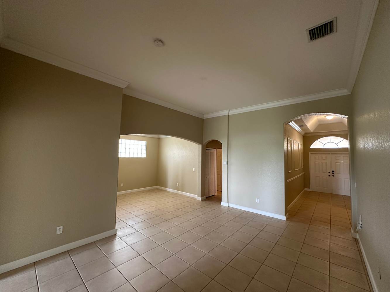 10469 Galleria St photo 2