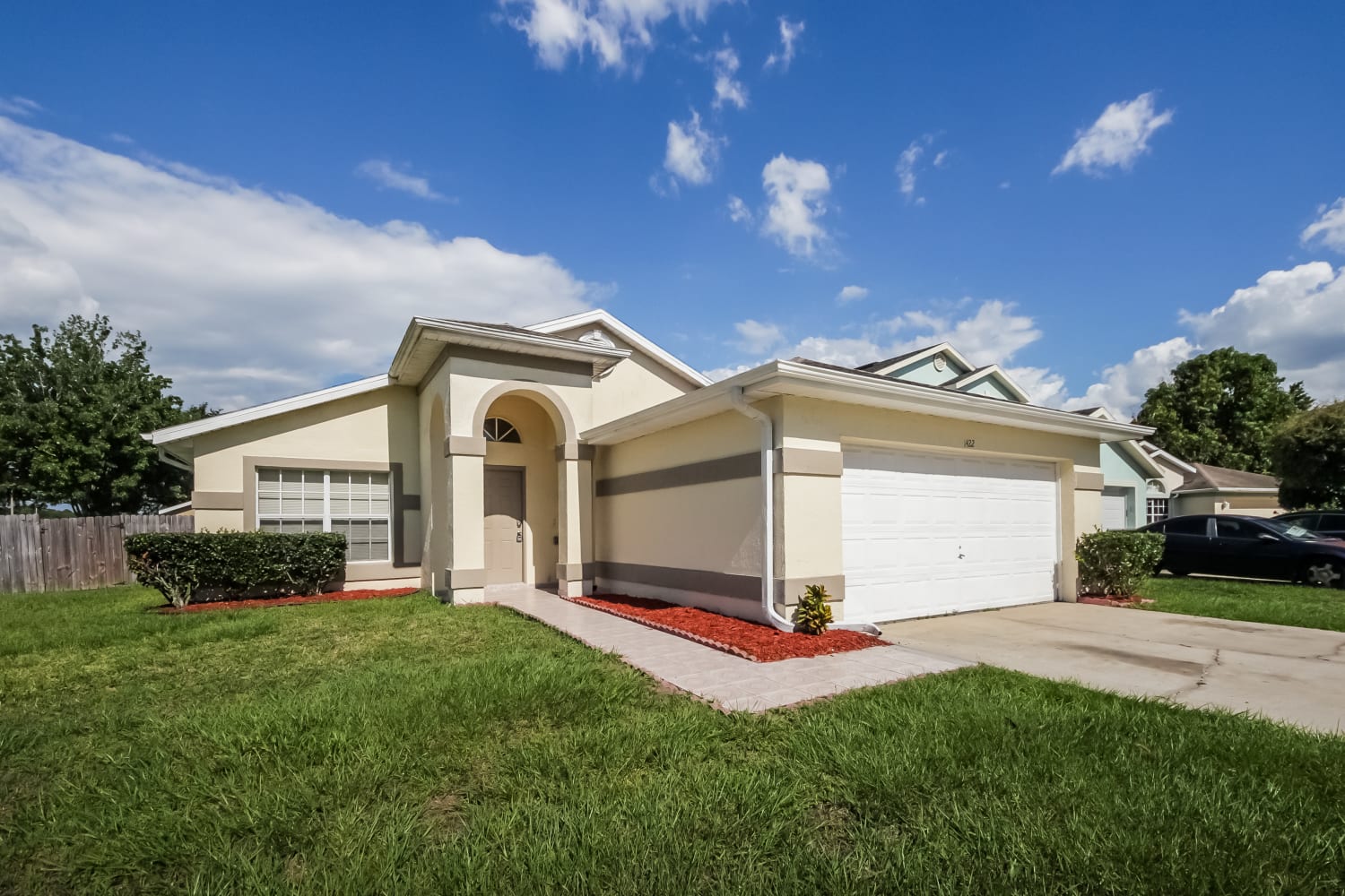 1422 Coldwater Ct photo 2