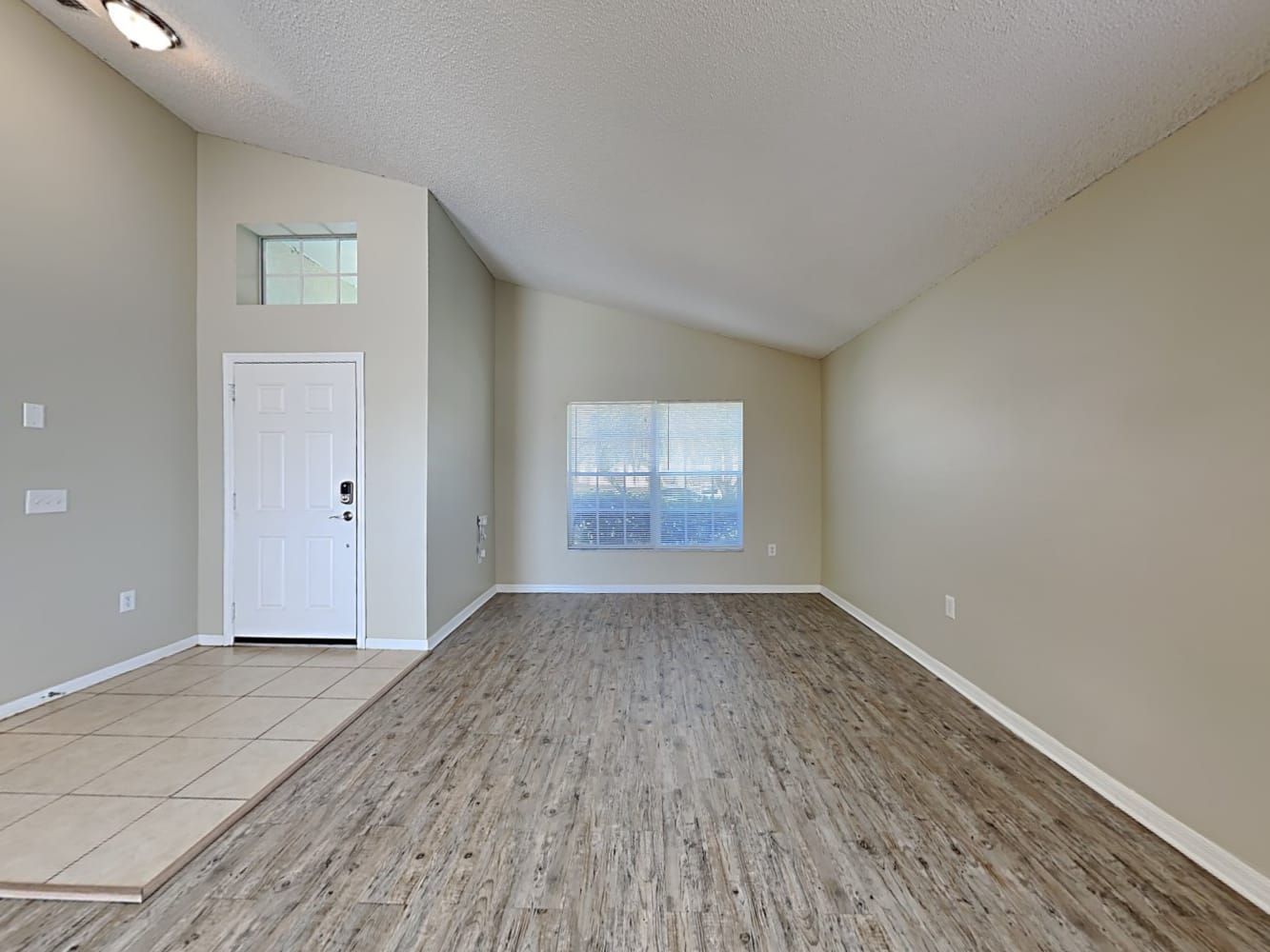 142 Southampton Dr photo 4