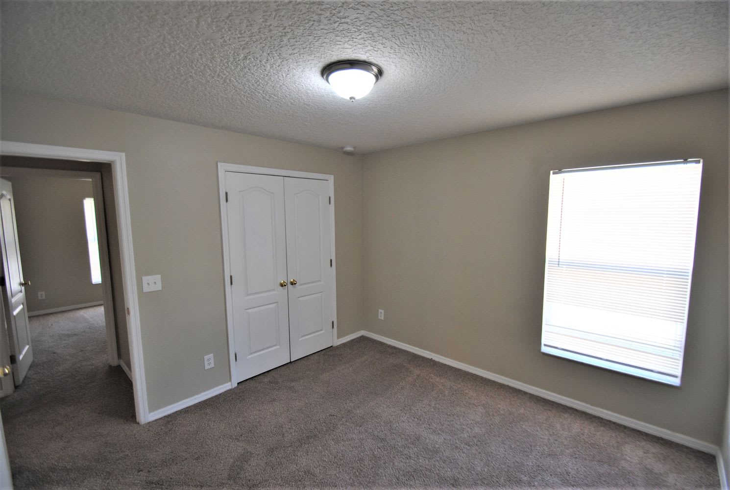 3238 Lorimar Ln photo 5