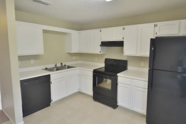 435 Country Wood Cir photo 5