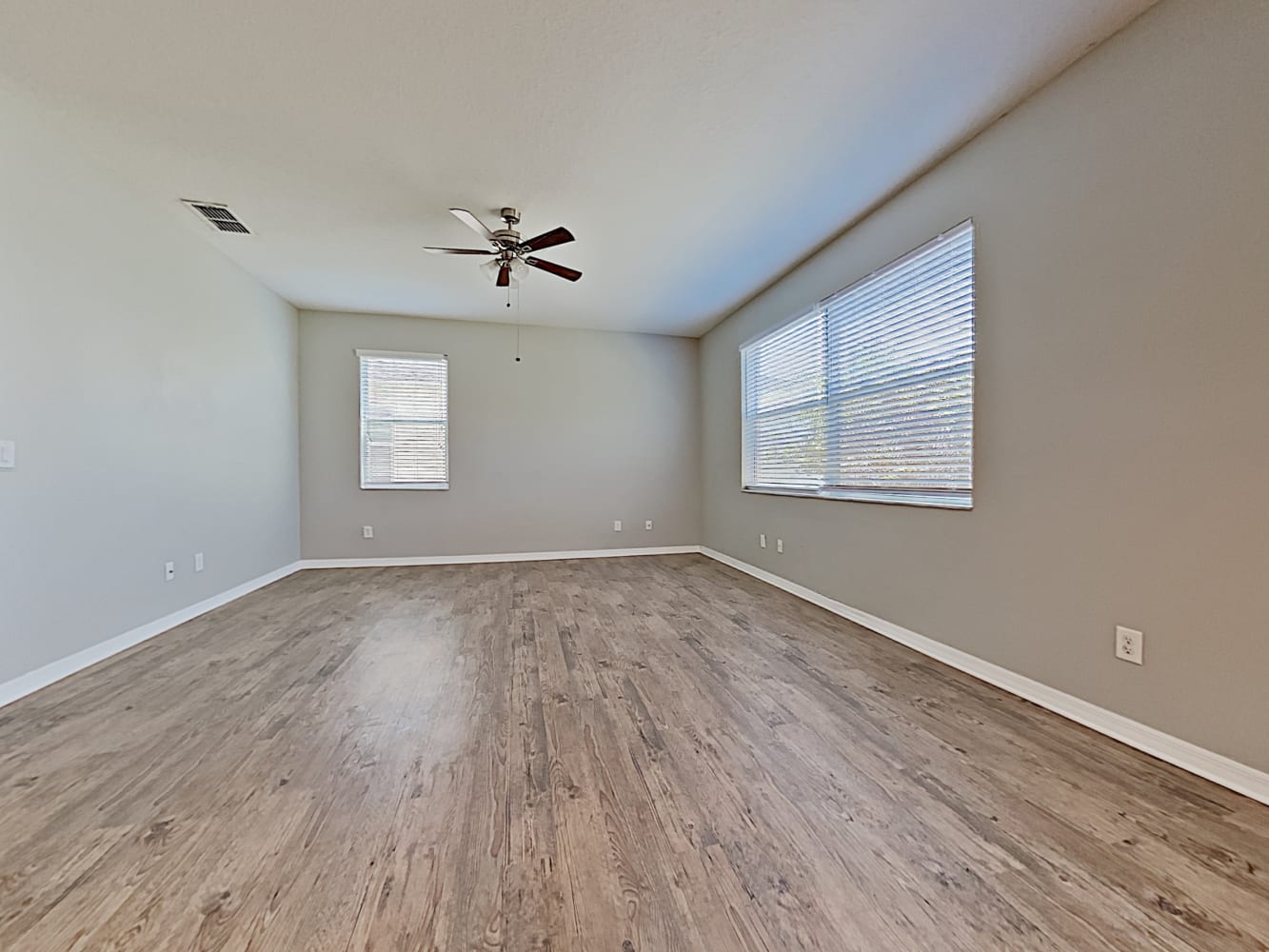 2688 Youngford St photo 4