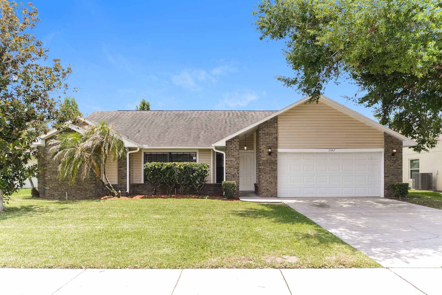 2442 Sweetwater Blvd photo 2