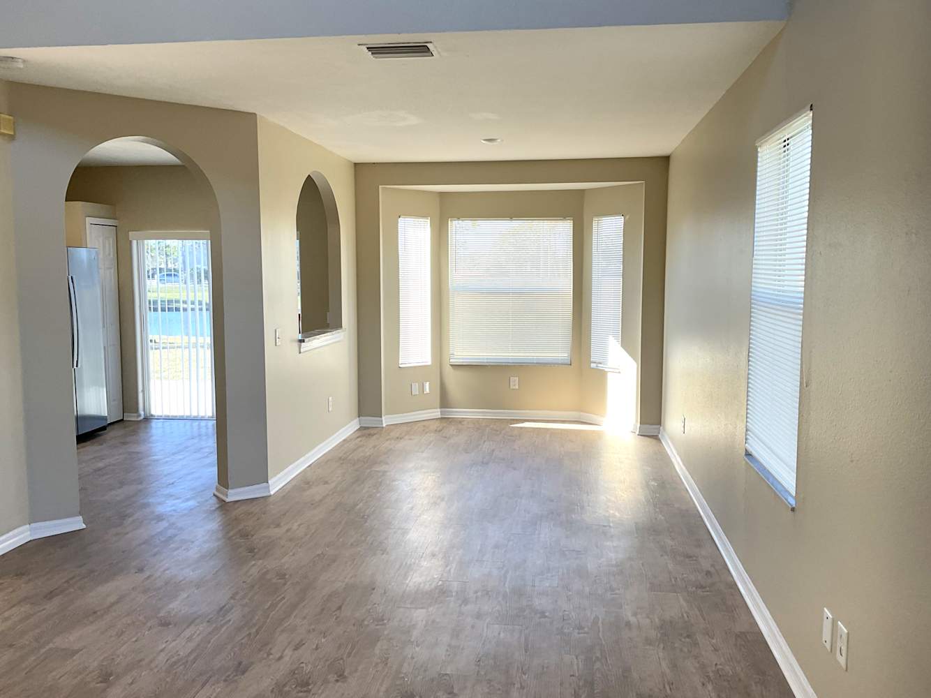 10710 Navigation Dr photo 3