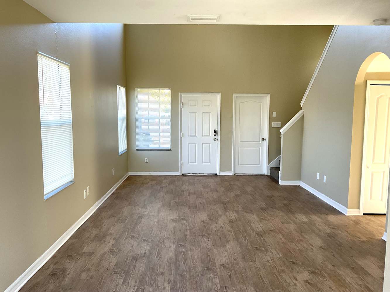 10710 Navigation Dr photo 2