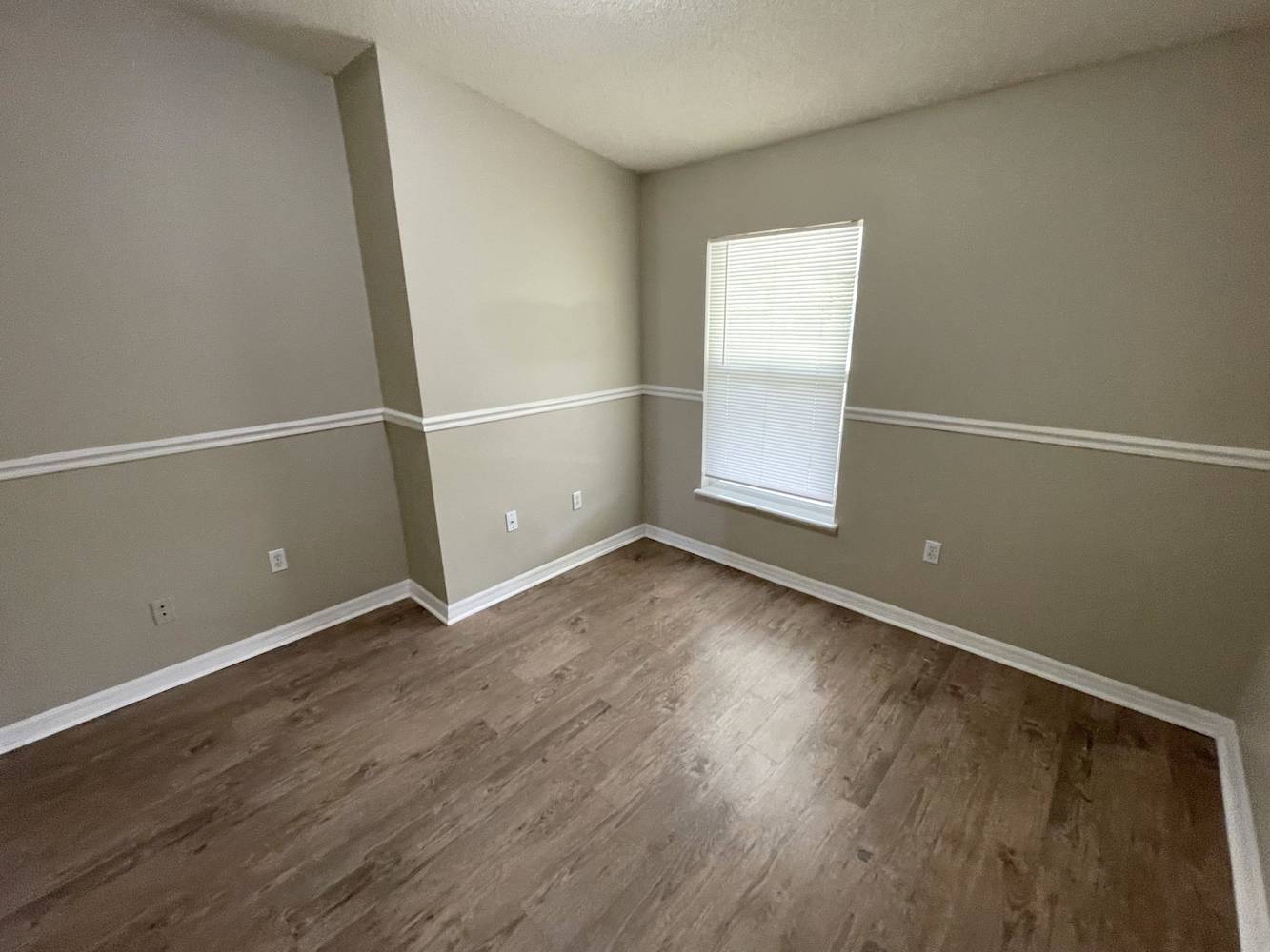 24836 Hyde Park Blvd photo 5
