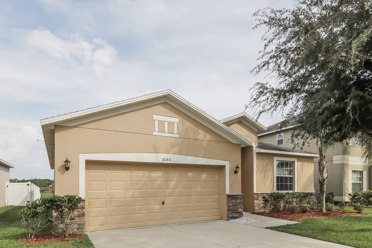3644 Madbury Cir photo 2