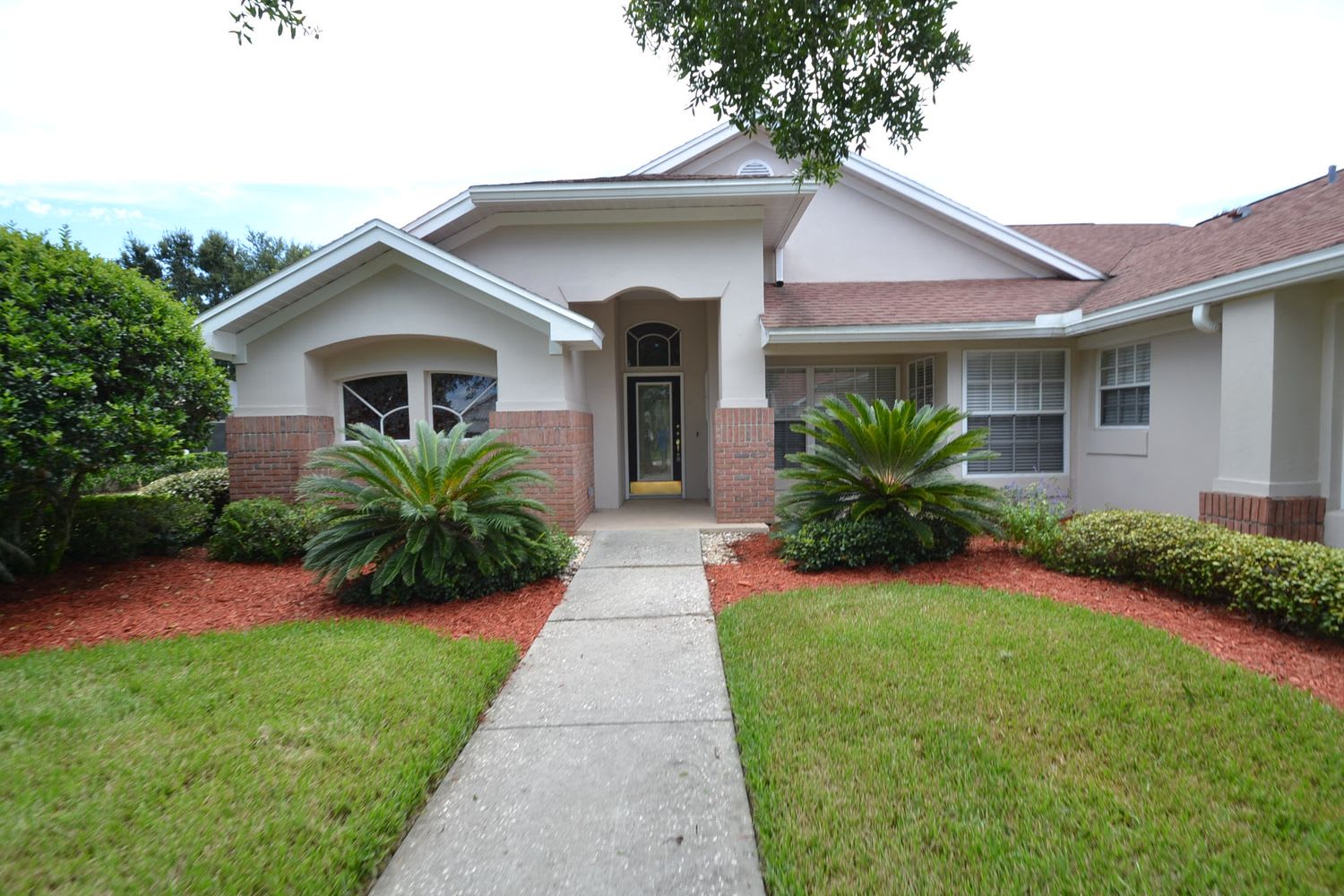 3178 Oakpark Dr photo 2