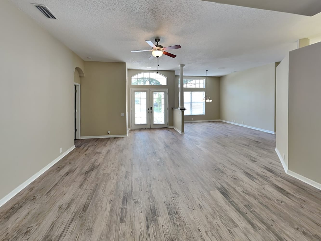 6614 Oakbrooke Cir photo 3