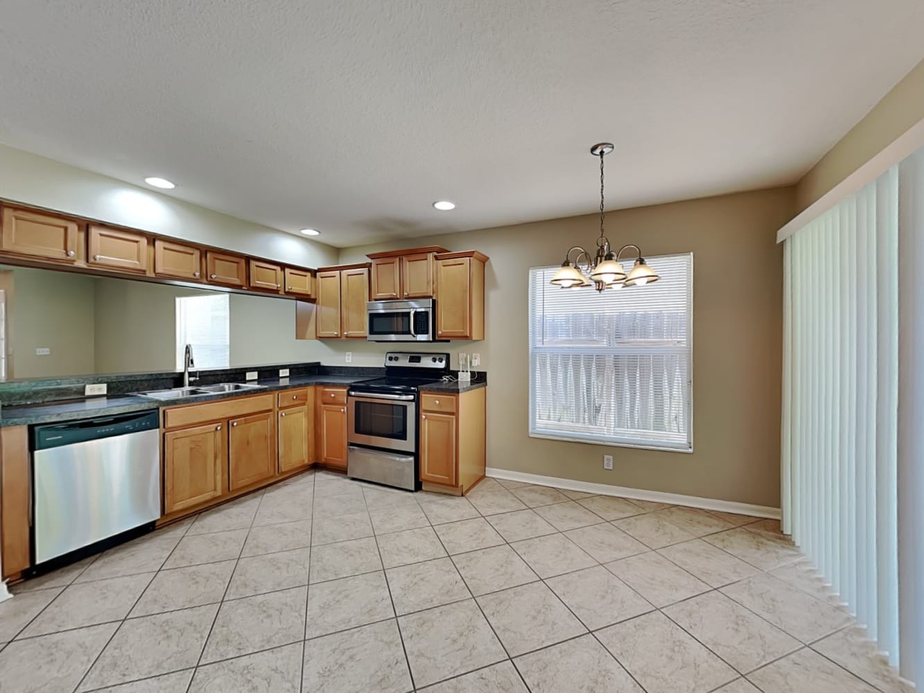 10327 Avelar Ridge Dr photo 4