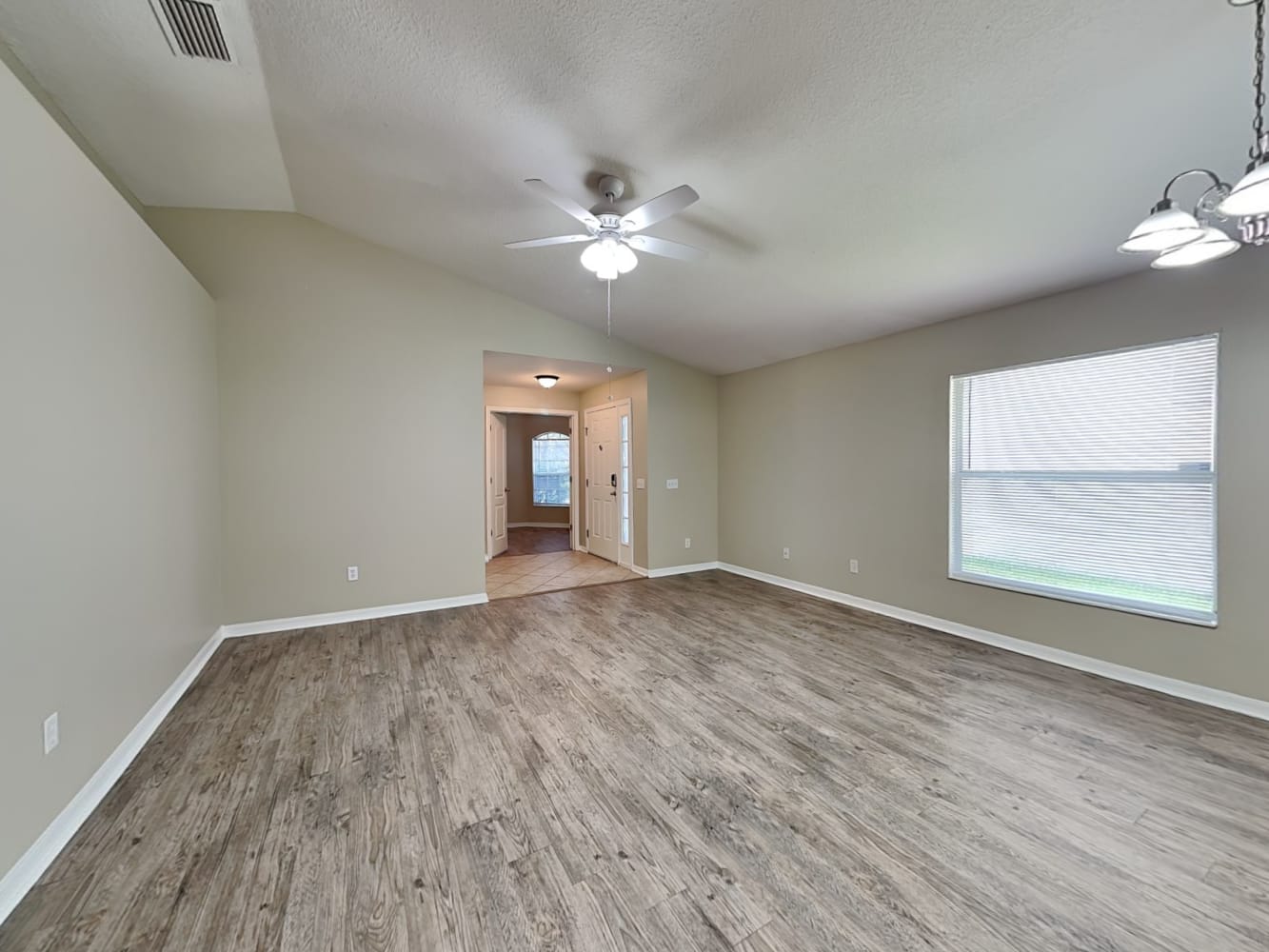 10327 Avelar Ridge Dr photo 3