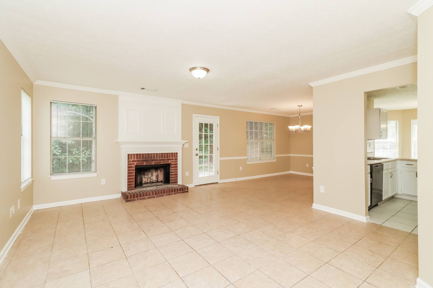 690 Coventry Township Ln photo 5