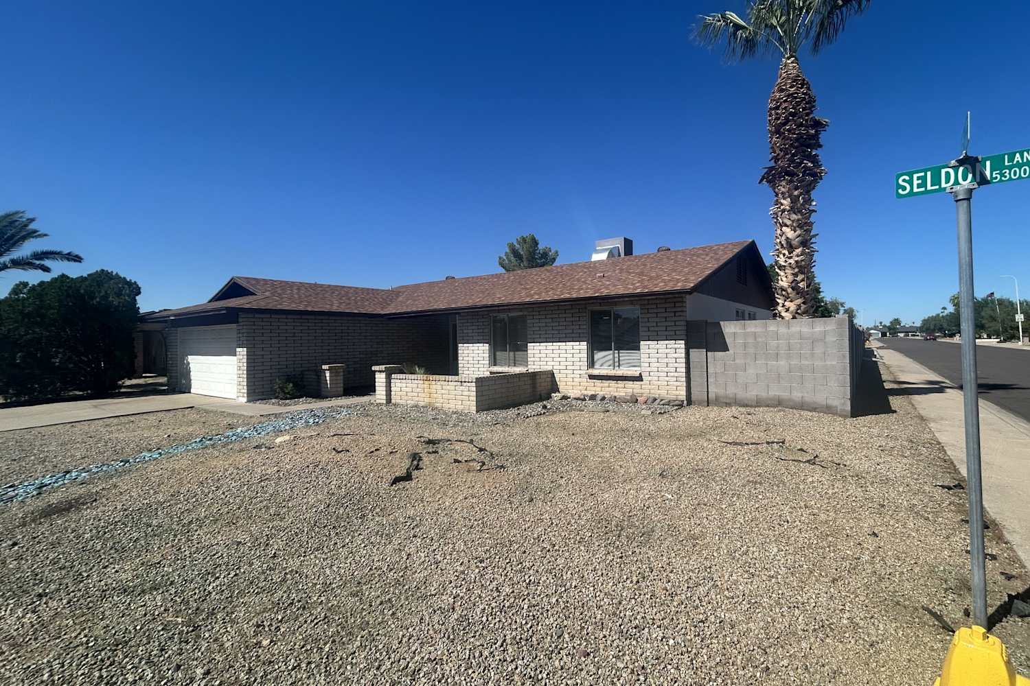 5322 W Seldon Ln Glendale, AZ 85302 photo 2