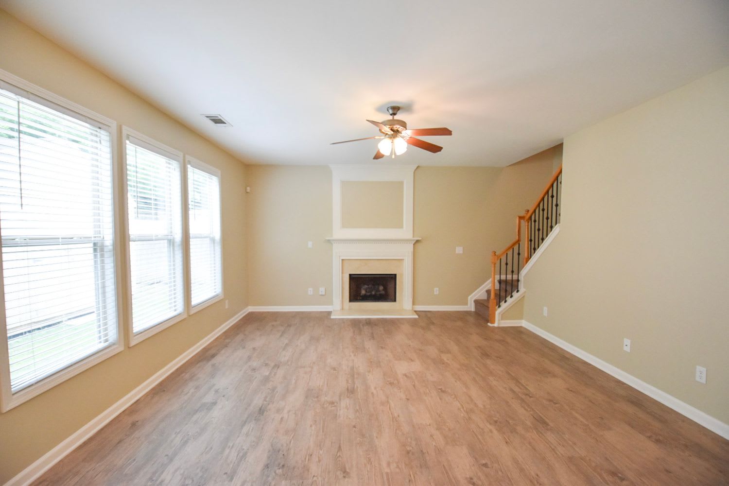 1681 Stoney Chase Dr photo 2