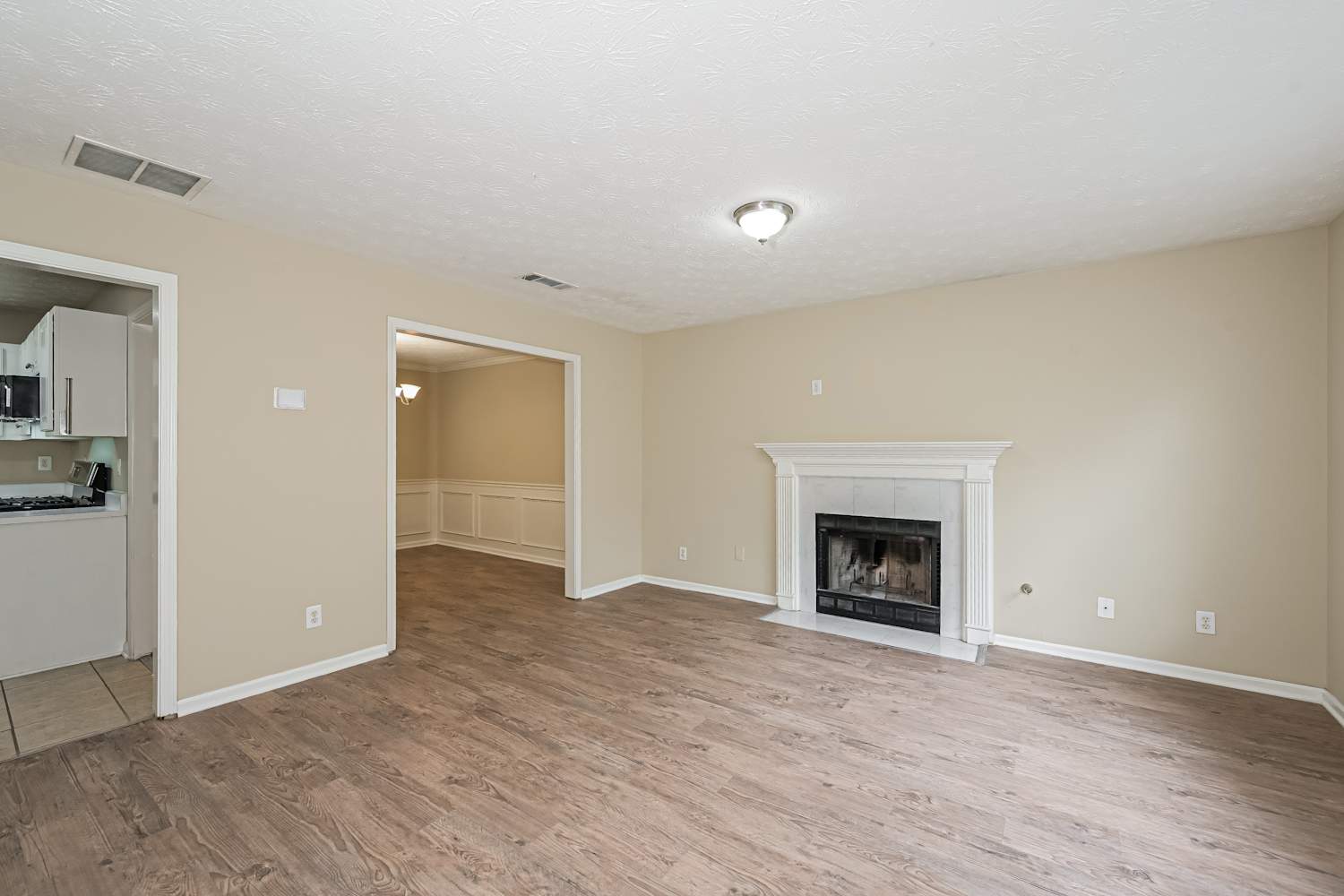 535 Devonshire Walk Dr photo 4