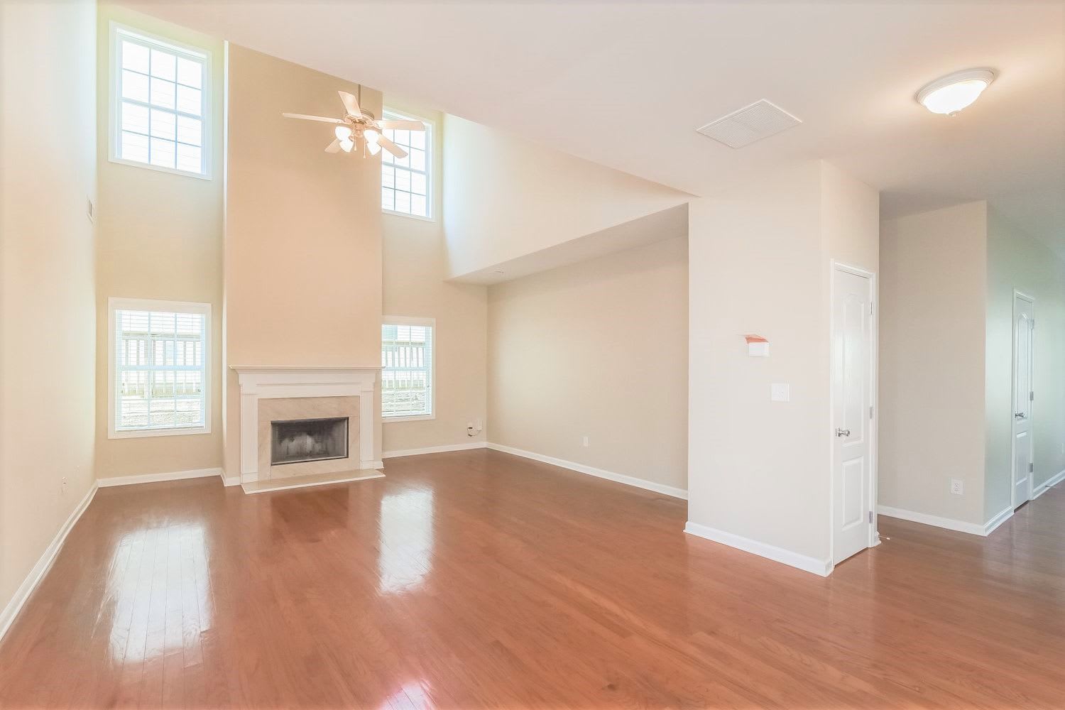 3422 Rustic Trail Ln photo 2