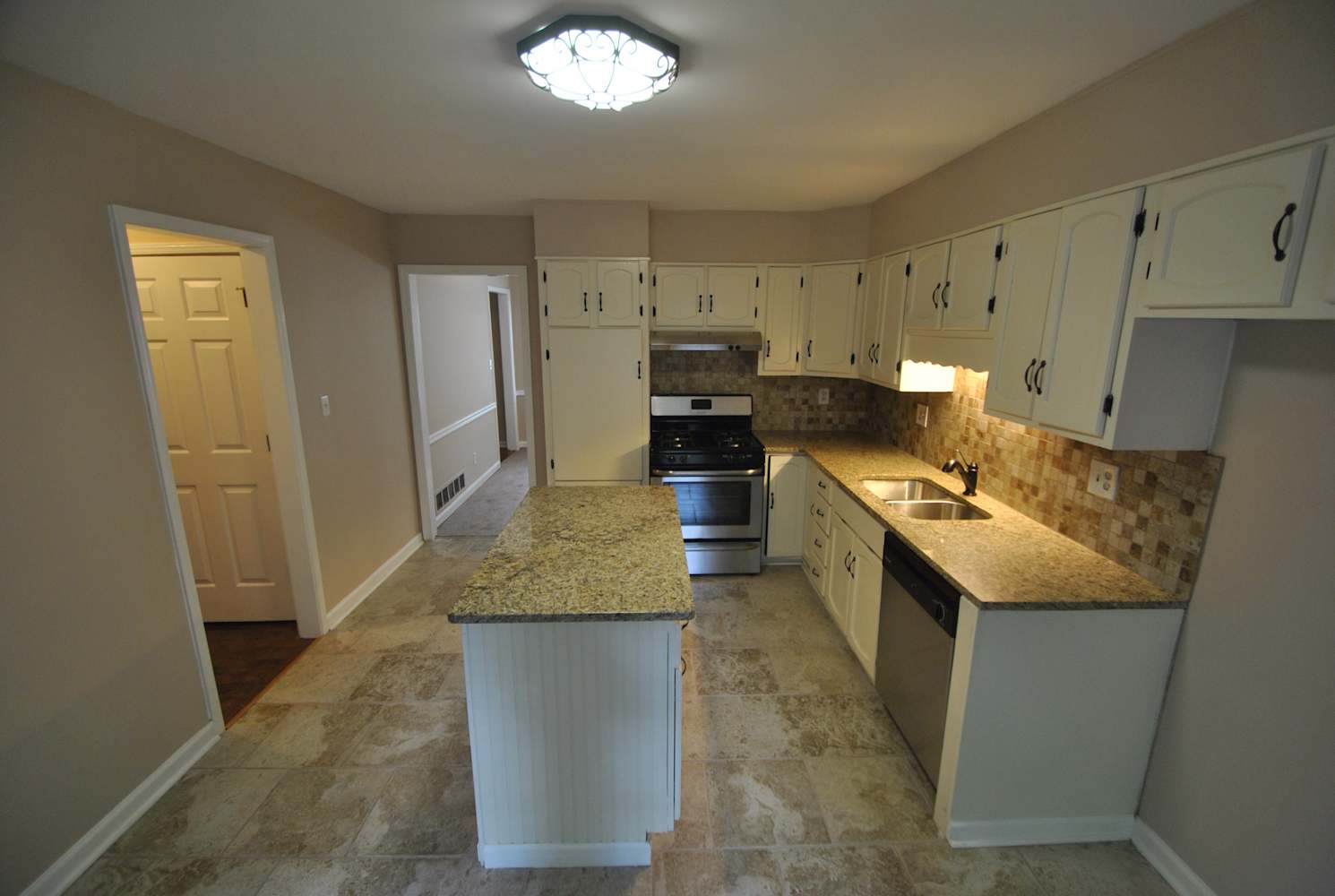 1609 Arden Dr SW photo 4
