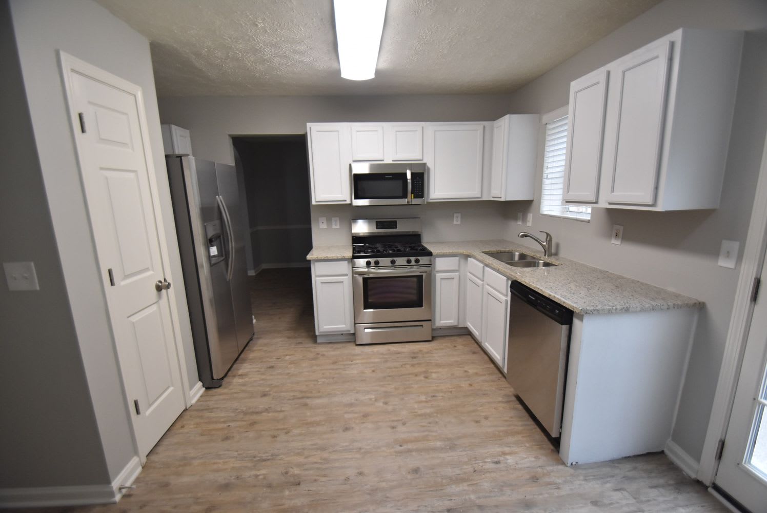 1186 Summerstone Trce photo 4
