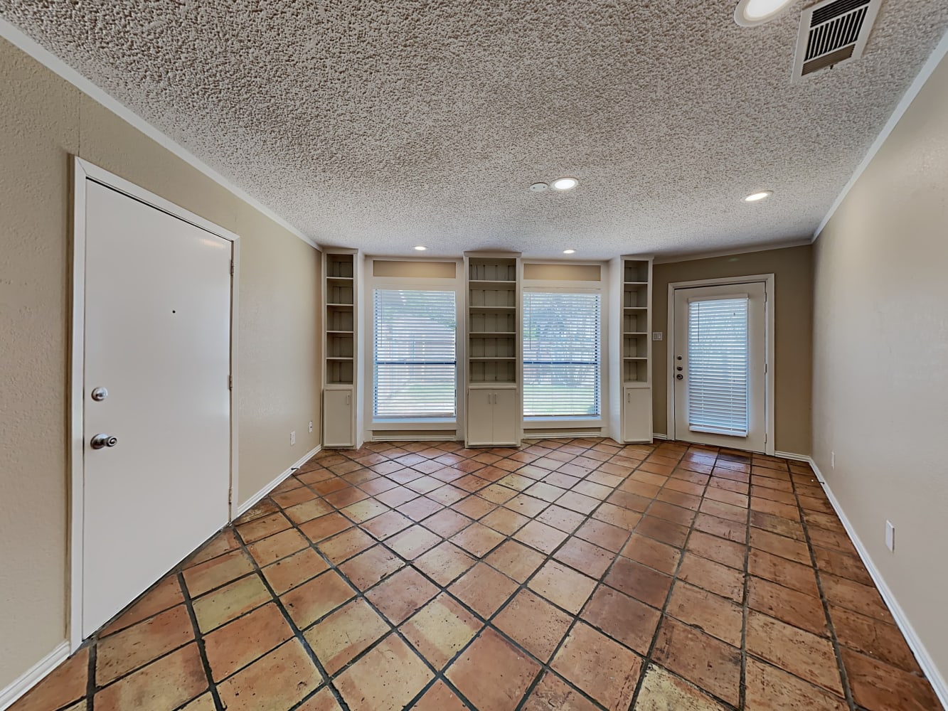 5 Hill Ct photo 4
