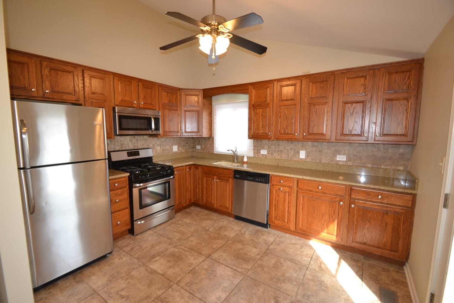 611 N Bierman Ave photo 4