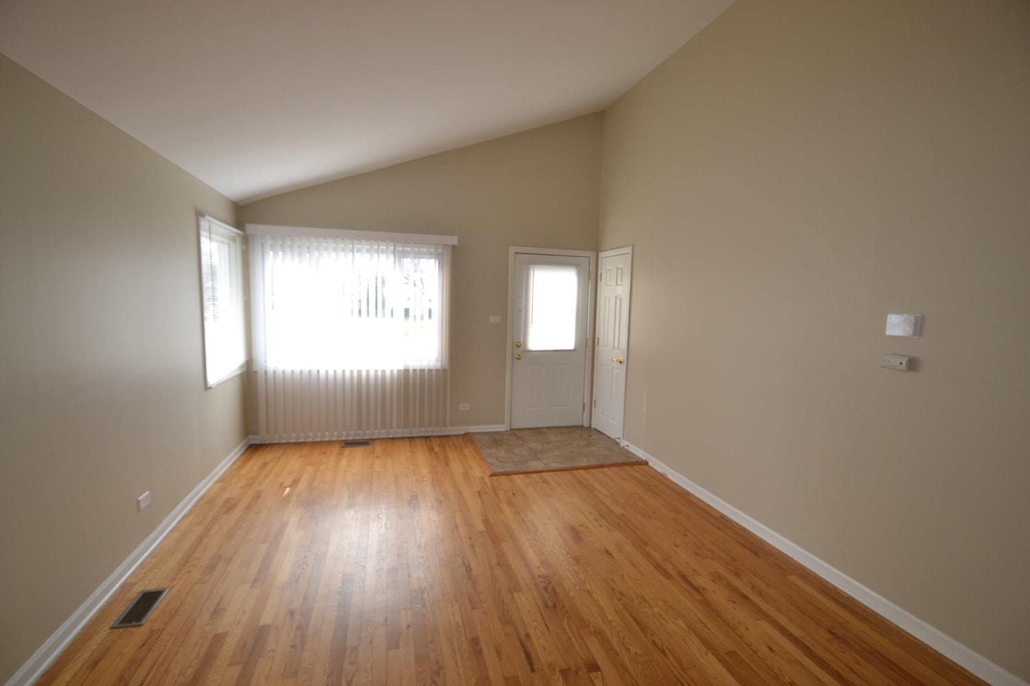 611 N Bierman Ave photo 2