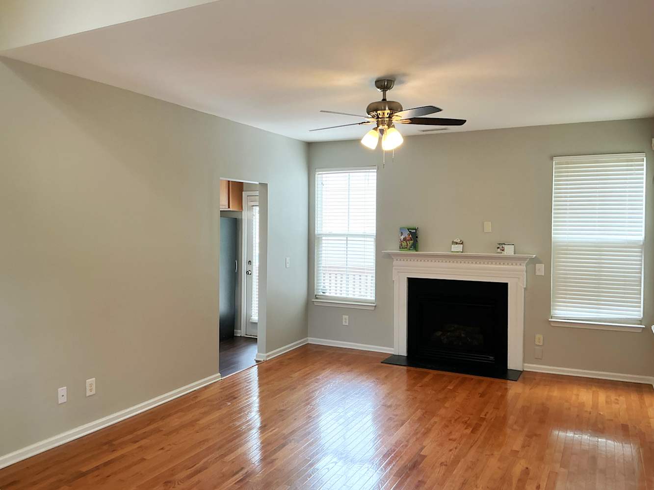1912 Pear Tree Ln photo 5