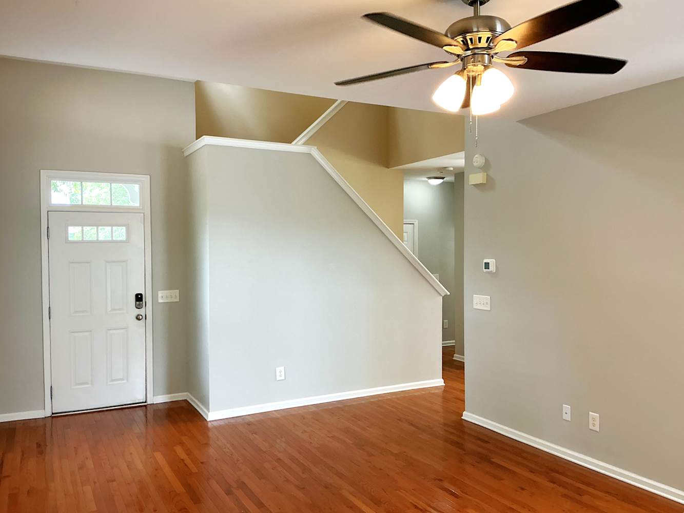 1912 Pear Tree Ln photo 4