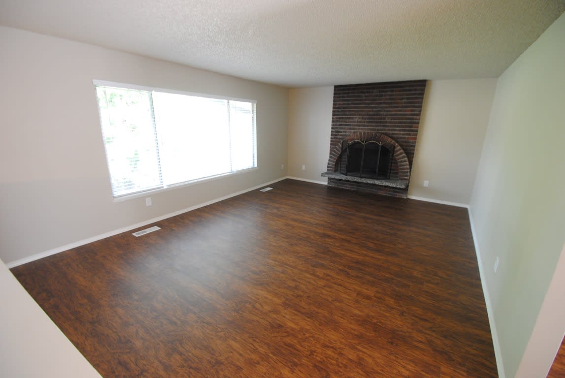 12813 53rd Ave NE photo 3