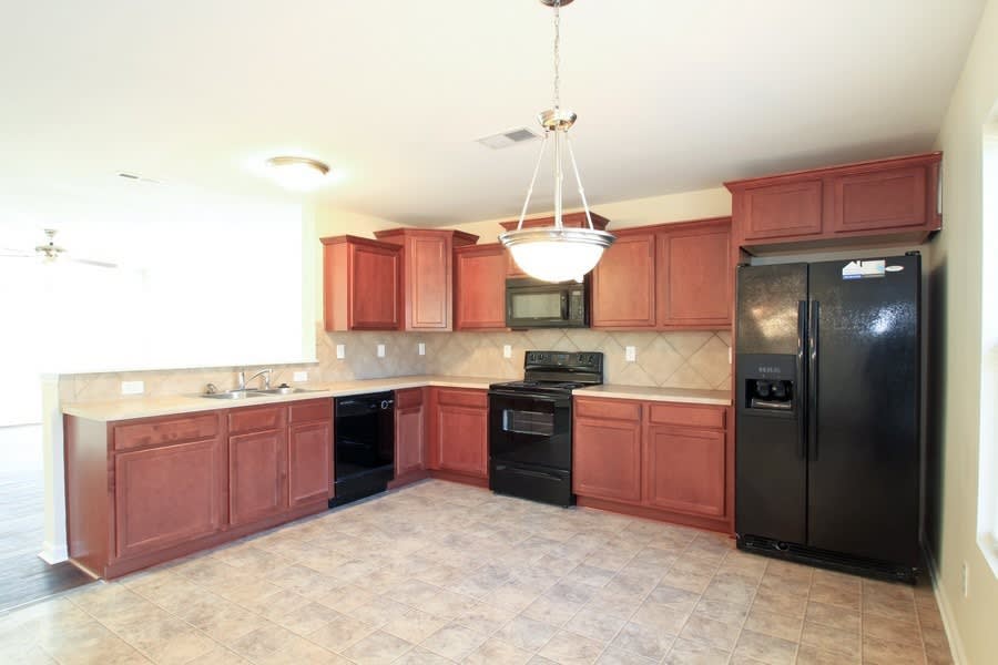 1084 Joselynn Dr photo 5