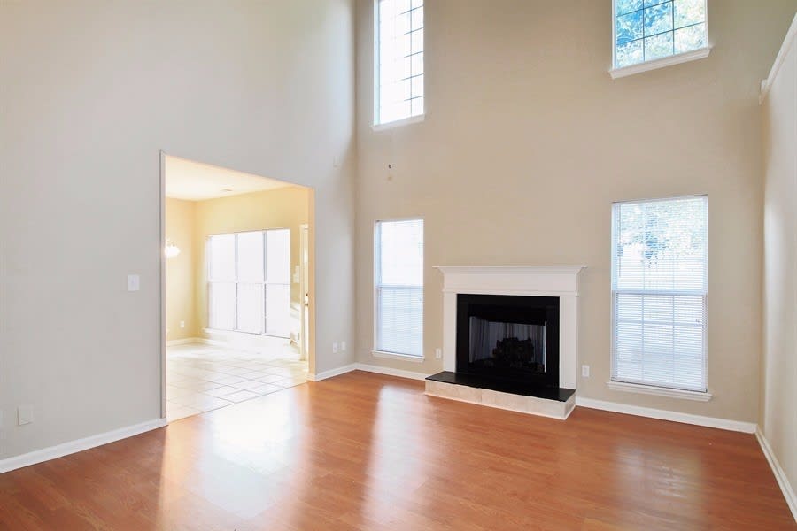 17113 Cabernet Ct photo 3