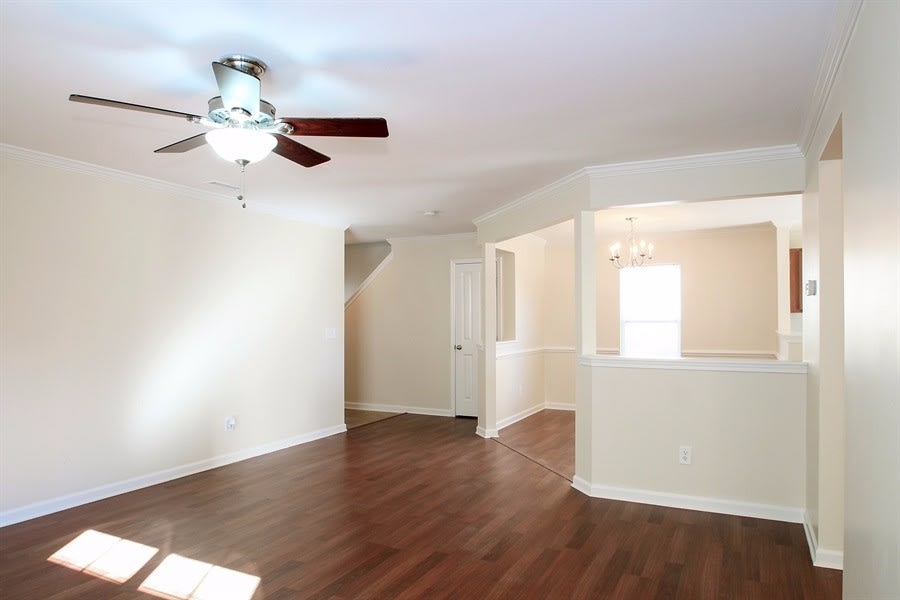 2406 Ferdinand Dr photo 4