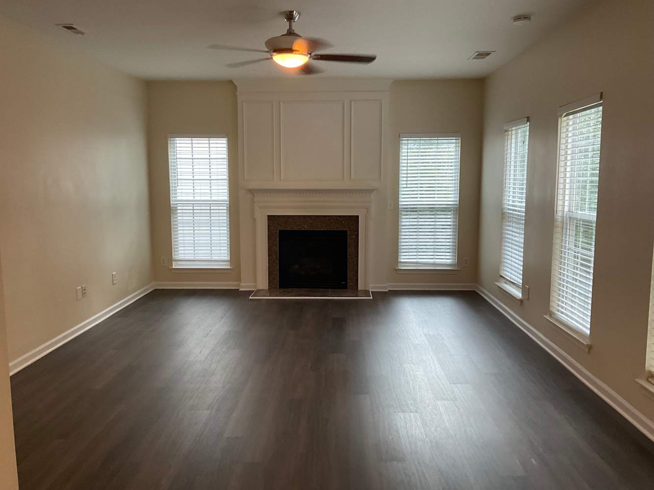1072 Victoria Blake Ln photo 5