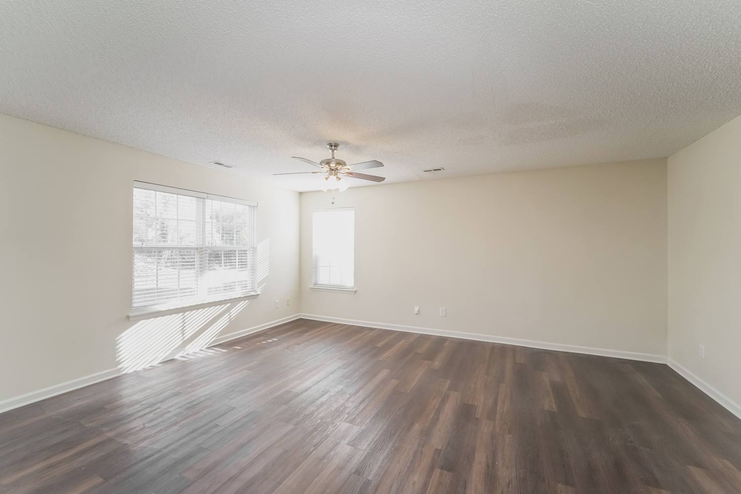 1307 Caselton Ct NW photo 4