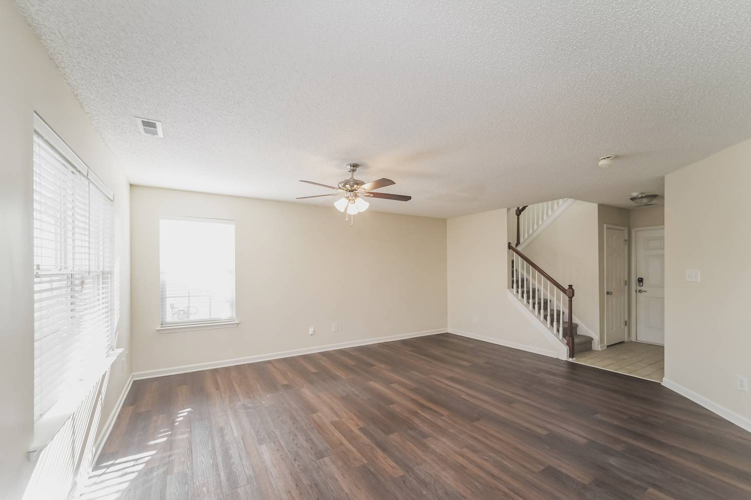 1307 Caselton Ct NW photo 3