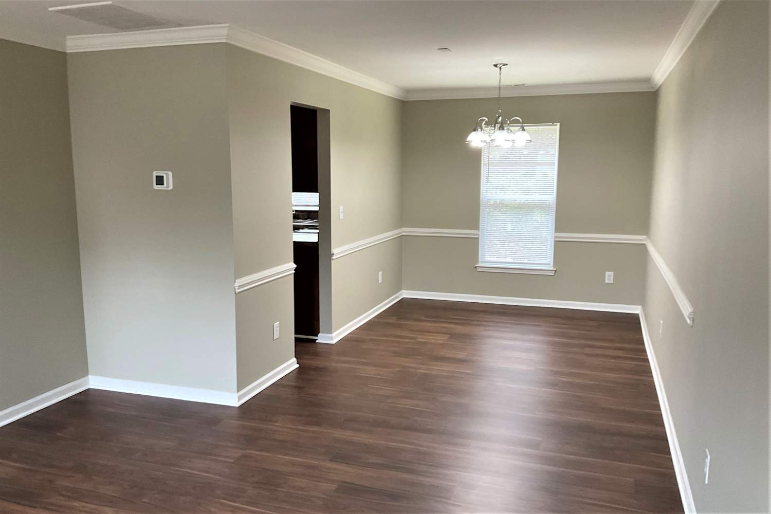 1002 Bridleside Dr photo 3