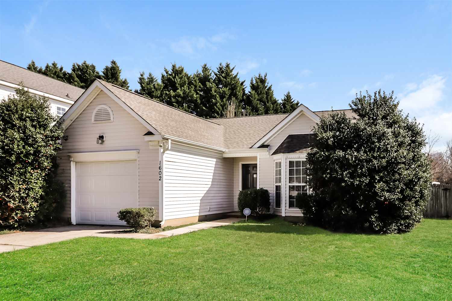 1602 Oakdale Green Dr photo 4