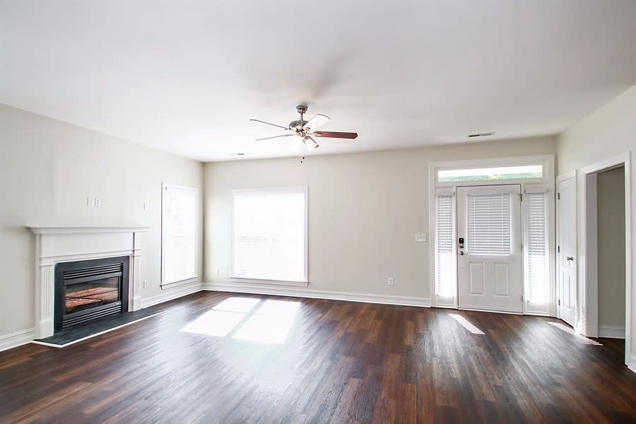 20229 Colony Point Ln photo 3