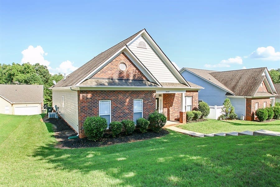 20229 Colony Point Ln photo 2