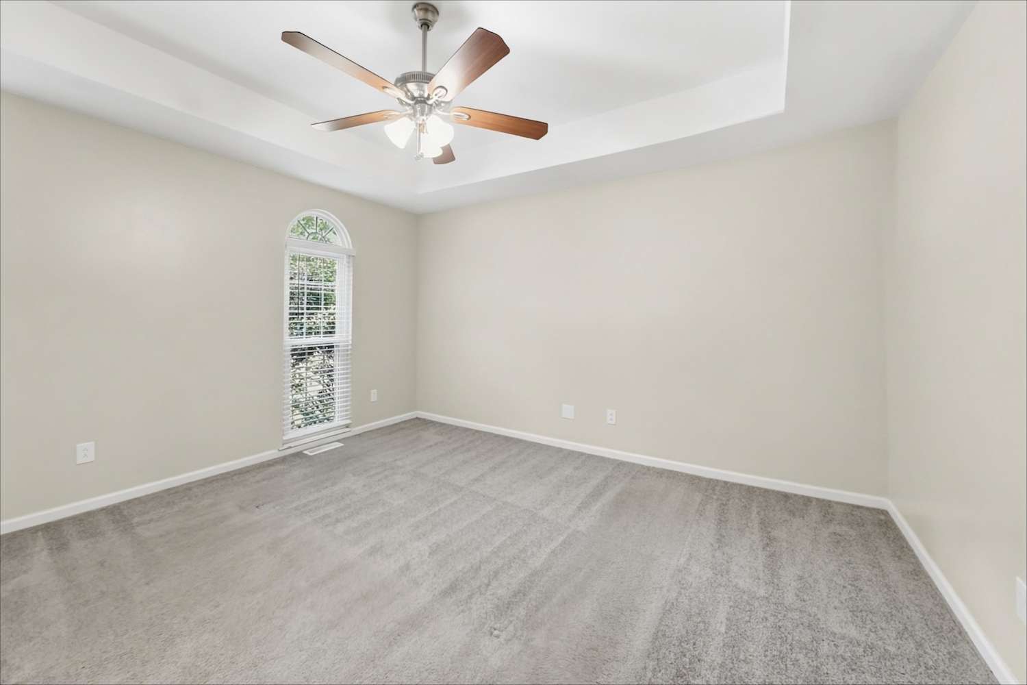 7428 Trotter Rd photo 4