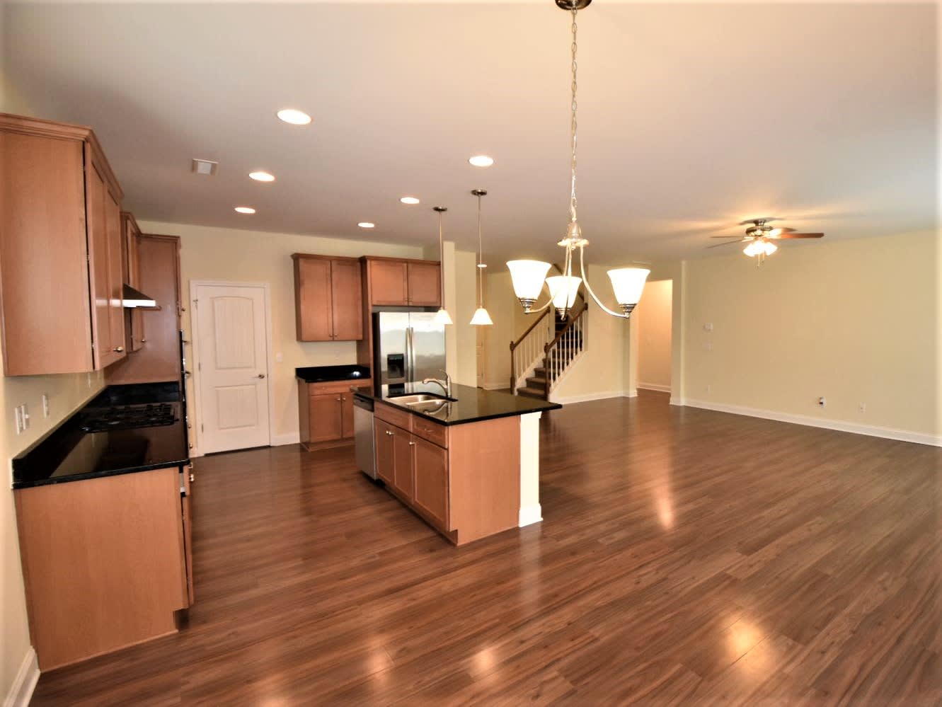 404 Ferry Ct photo 5