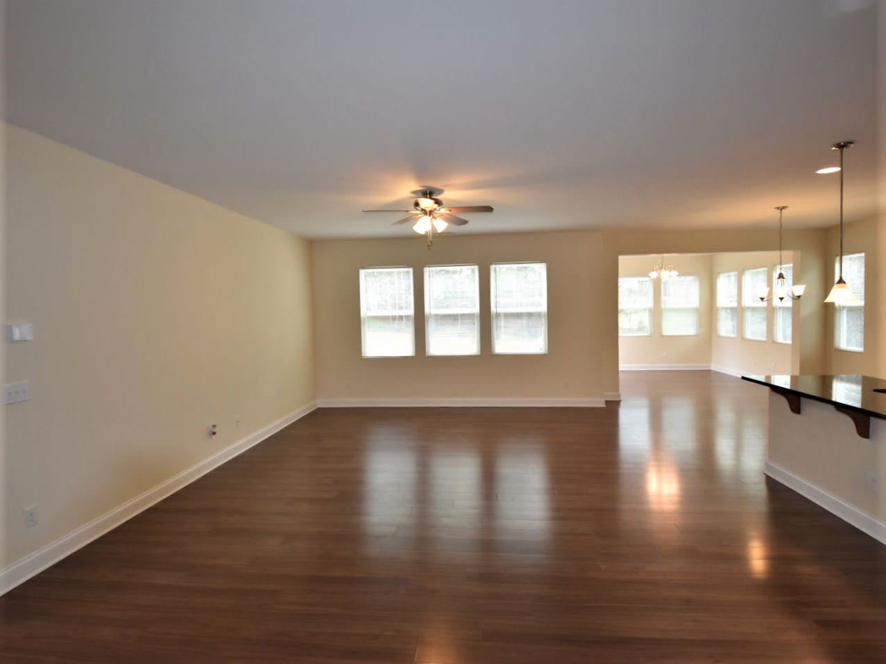404 Ferry Ct photo 3
