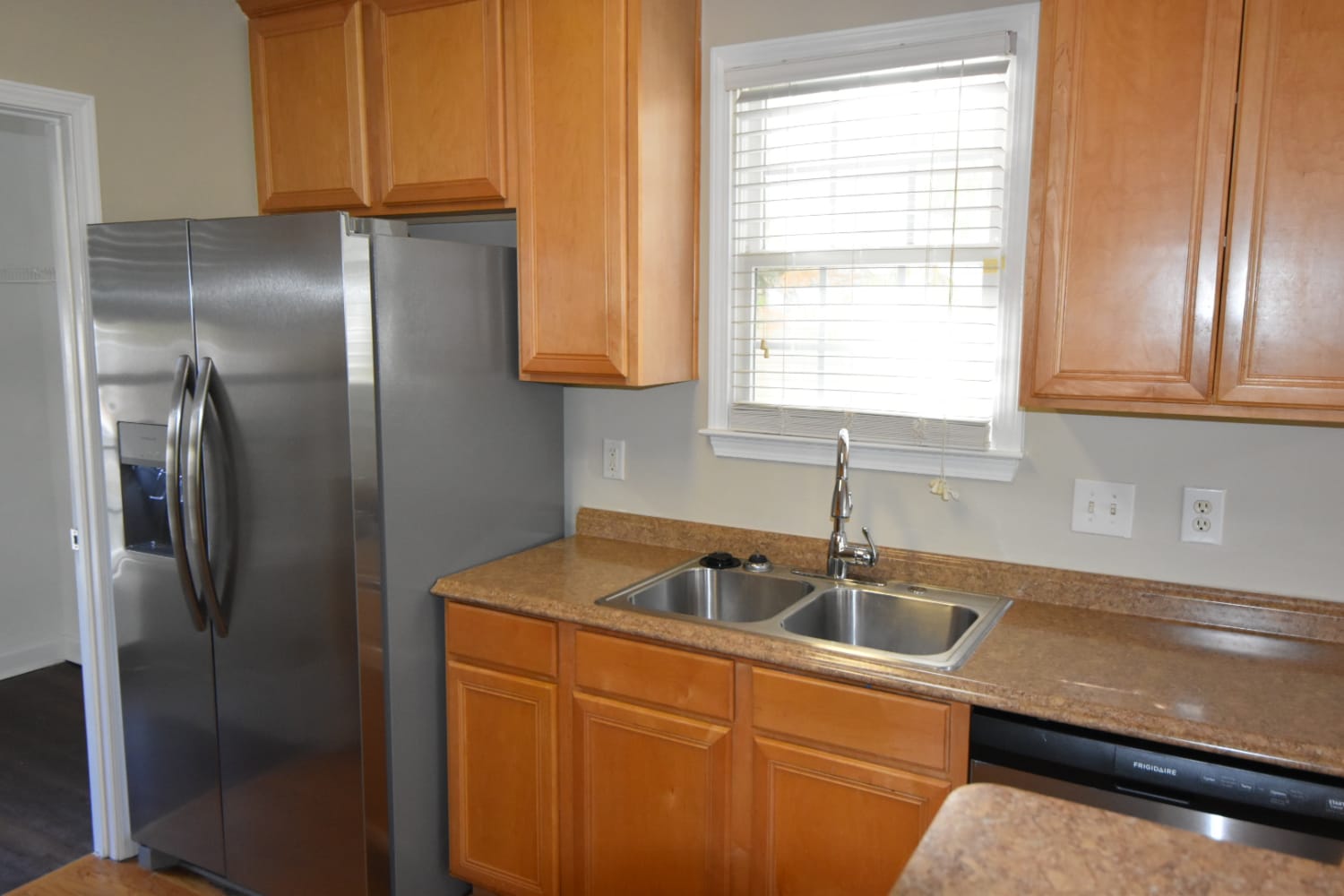912 Siena Dr photo 5