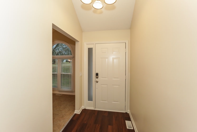 200 Edgewater Dr NW photo 2