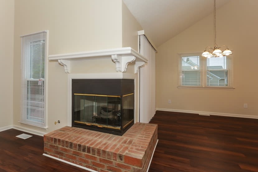 200 Edgewater Dr NW photo 4