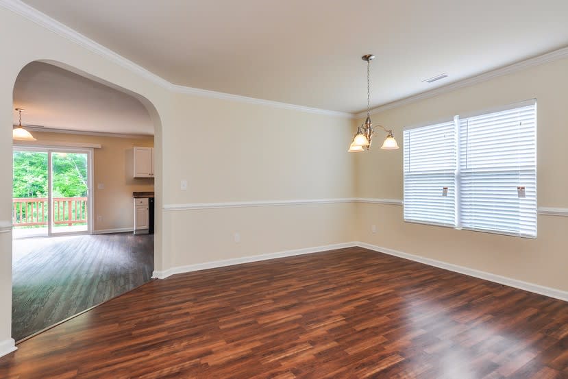 251 Chadford Pl photo 4